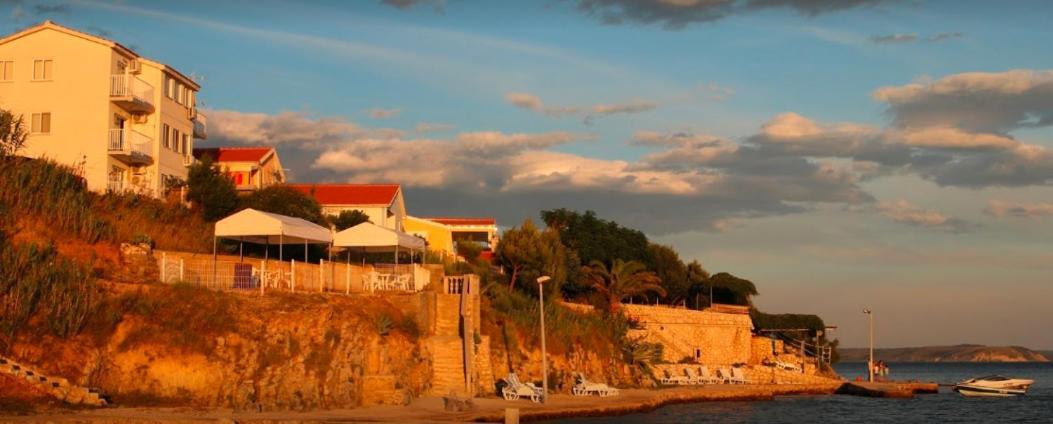 Apartmani Beach Miskovici, Otok Pag エクステリア 写真